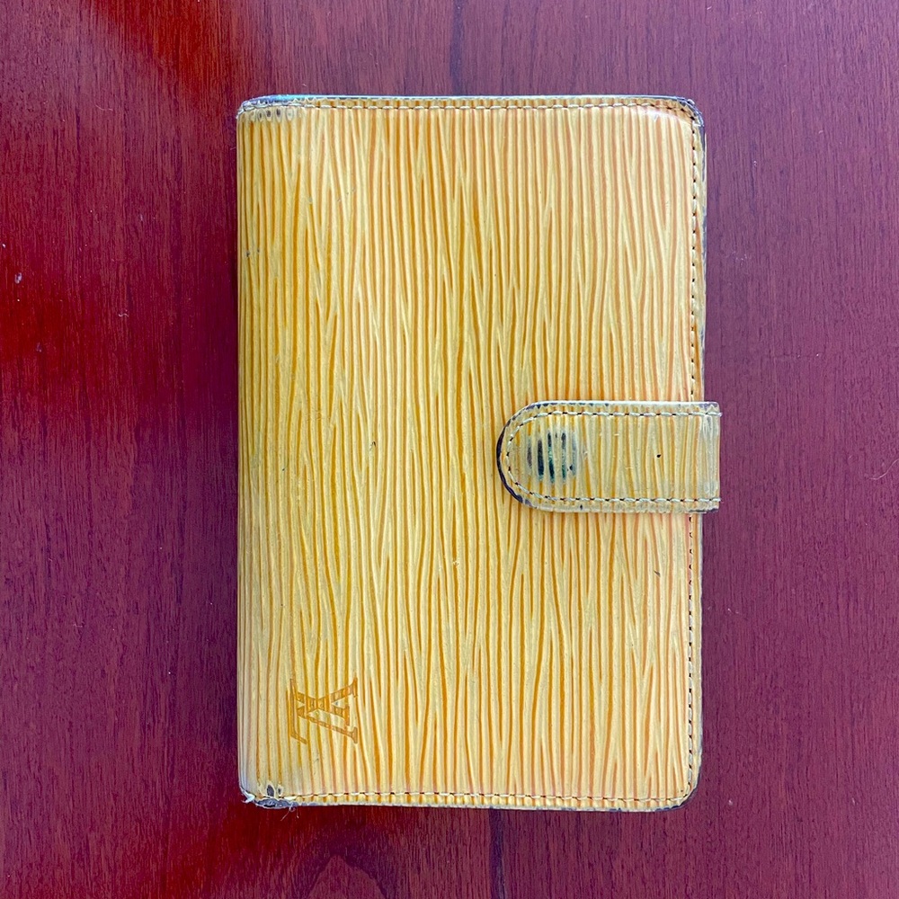 Louis Vuitton medium-size Epi yellow leather Alexandra wallet